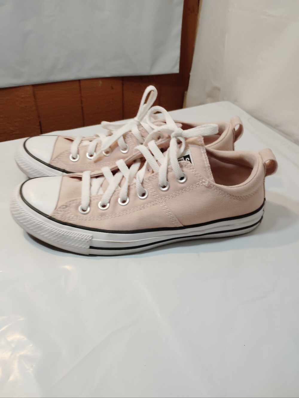 Converse Shoes Women's Size 9w